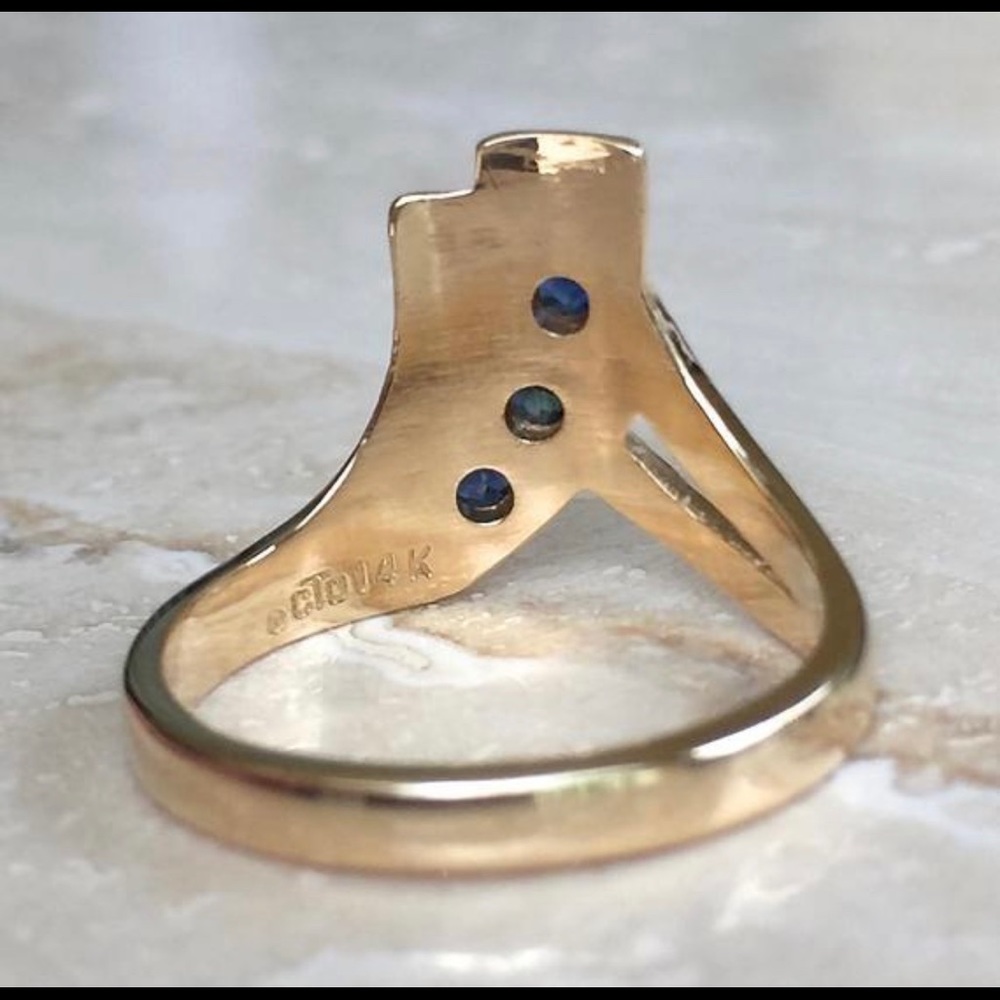14k Solid Yellow Gold Blue Sapphire Chevron Ring - Picture 3 of 6